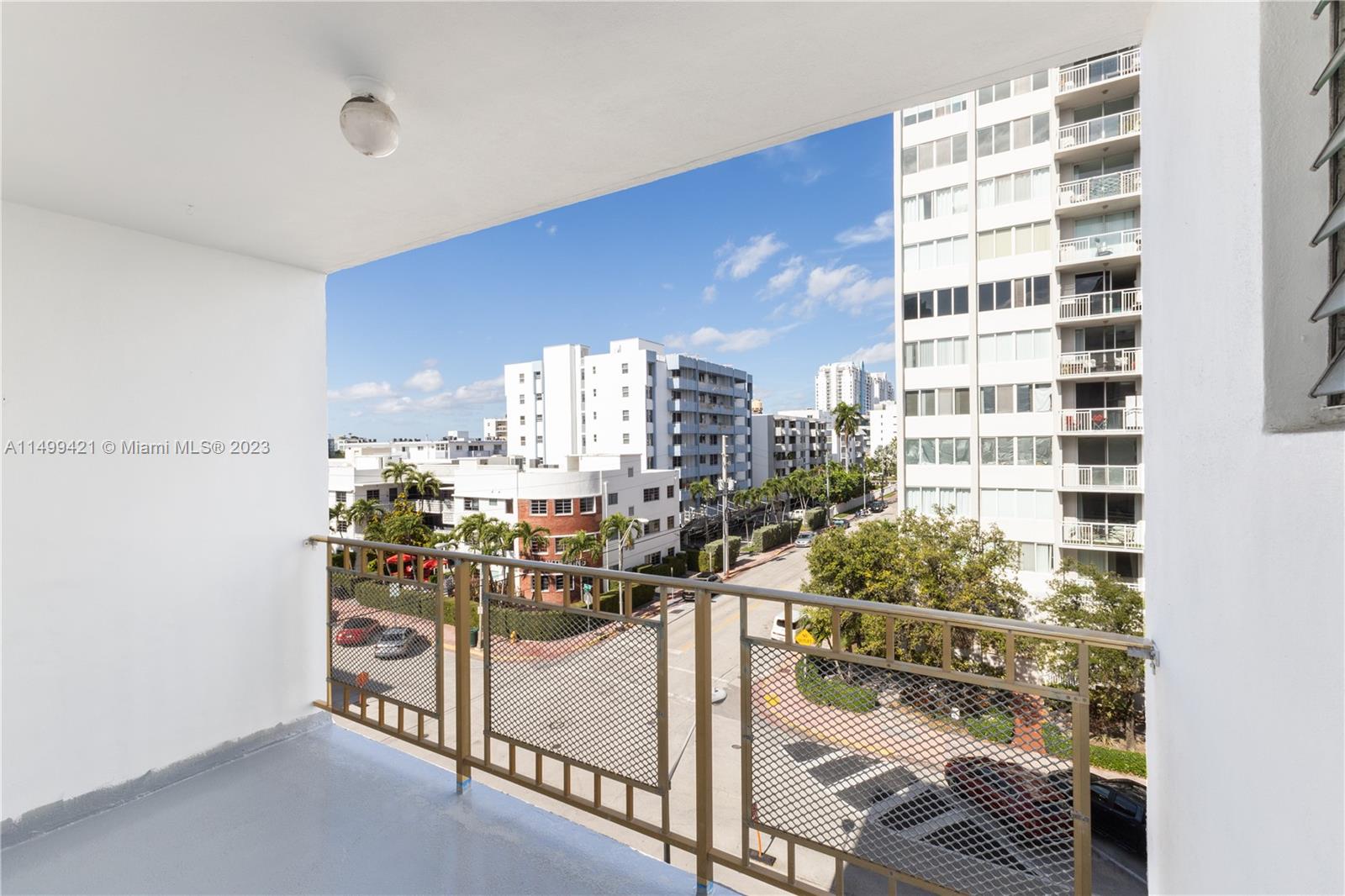GOLDEN HOUSE CONDO - Residential