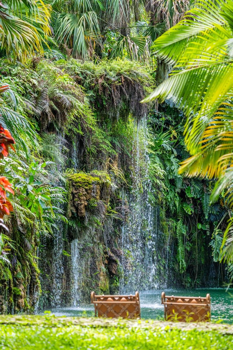 BREEZY OAKS - Residential