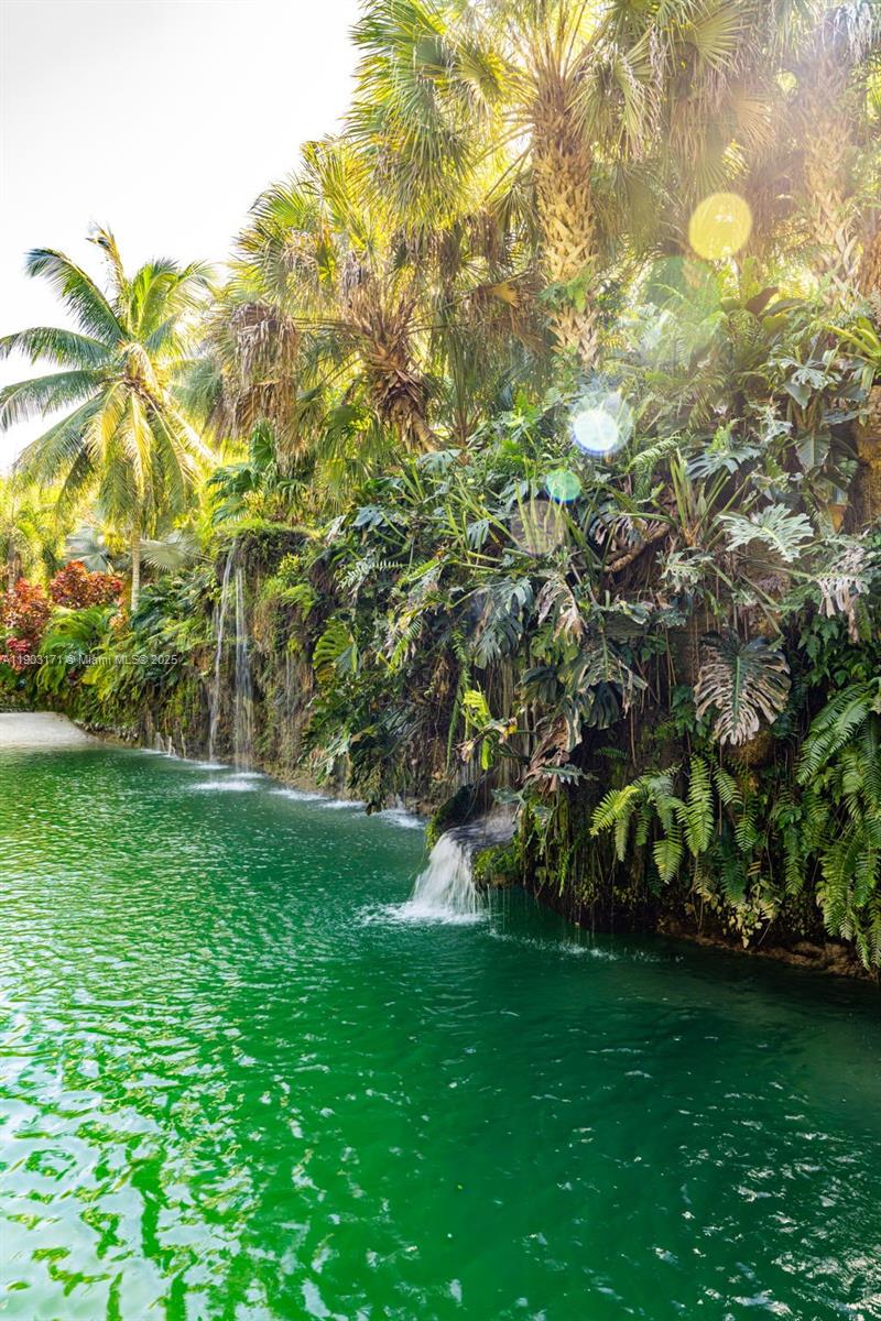 BREEZY OAKS - Residential