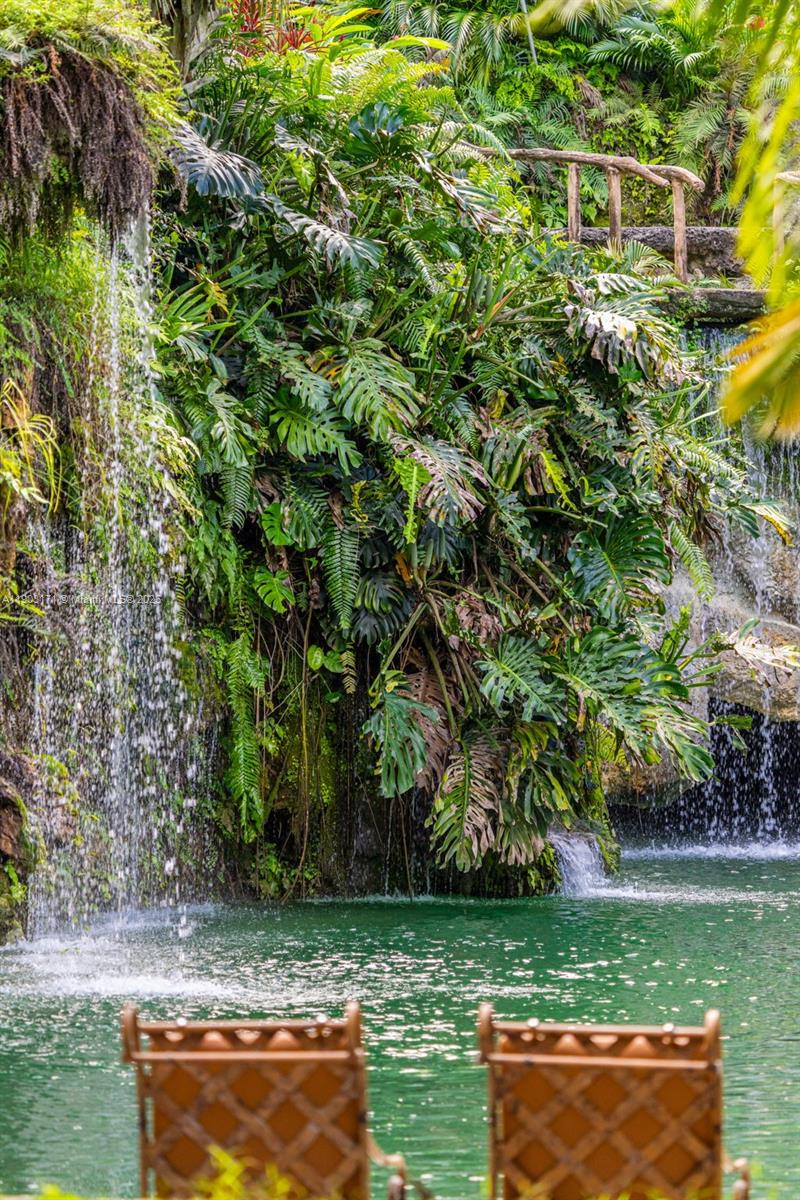 BREEZY OAKS - Residential