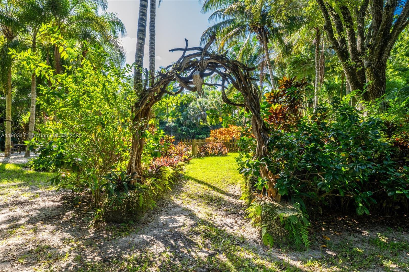 BREEZY OAKS - Residential