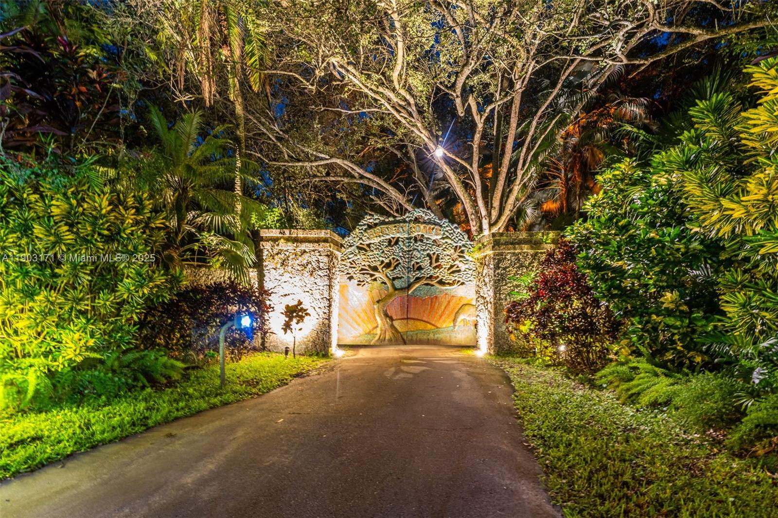 BREEZY OAKS - Residential