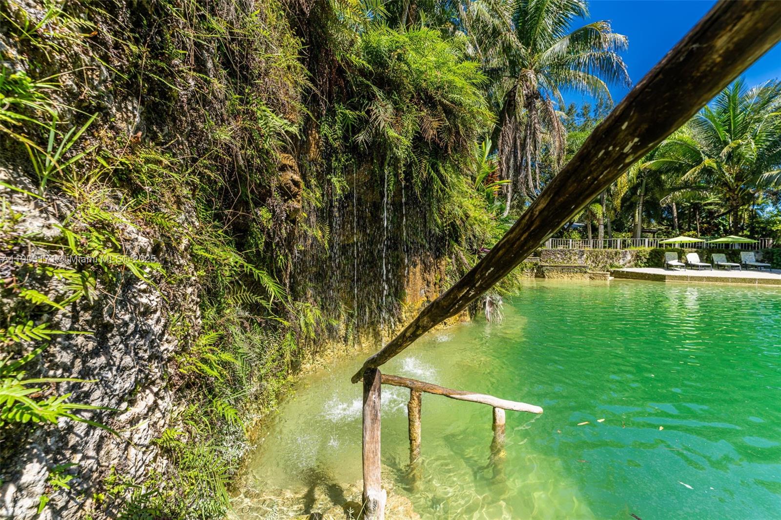 BREEZY OAKS - Residential