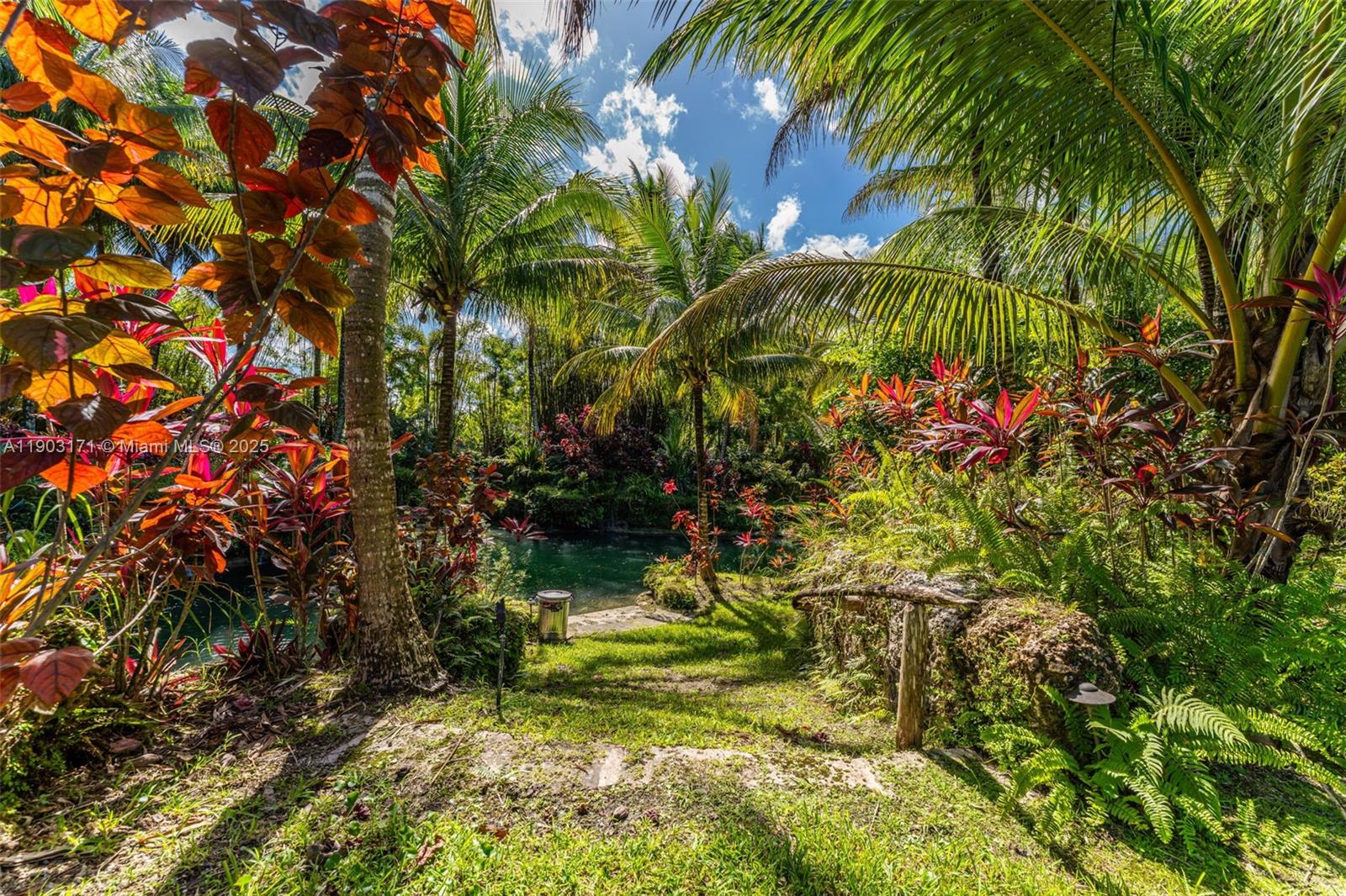 BREEZY OAKS - Residential