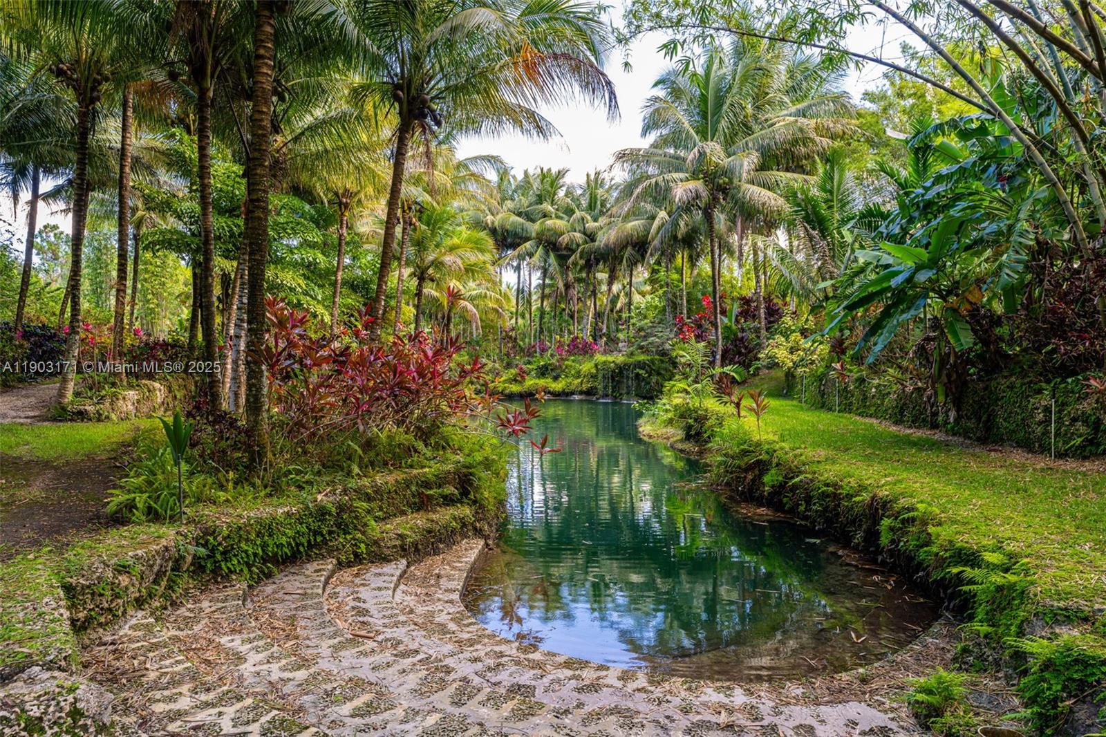 BREEZY OAKS - Residential