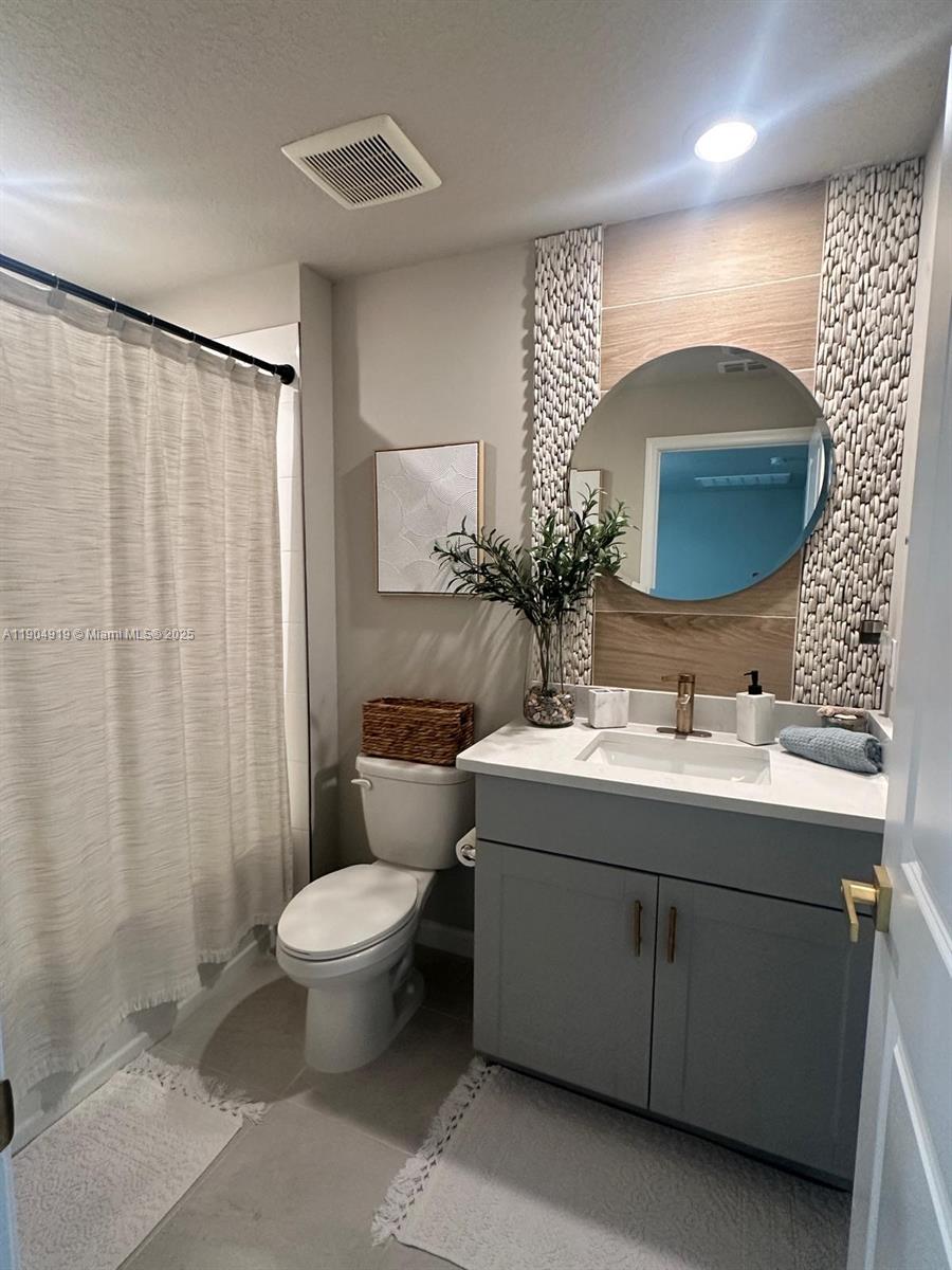 ENCLAVE AT MANGONIA PARK - Residential