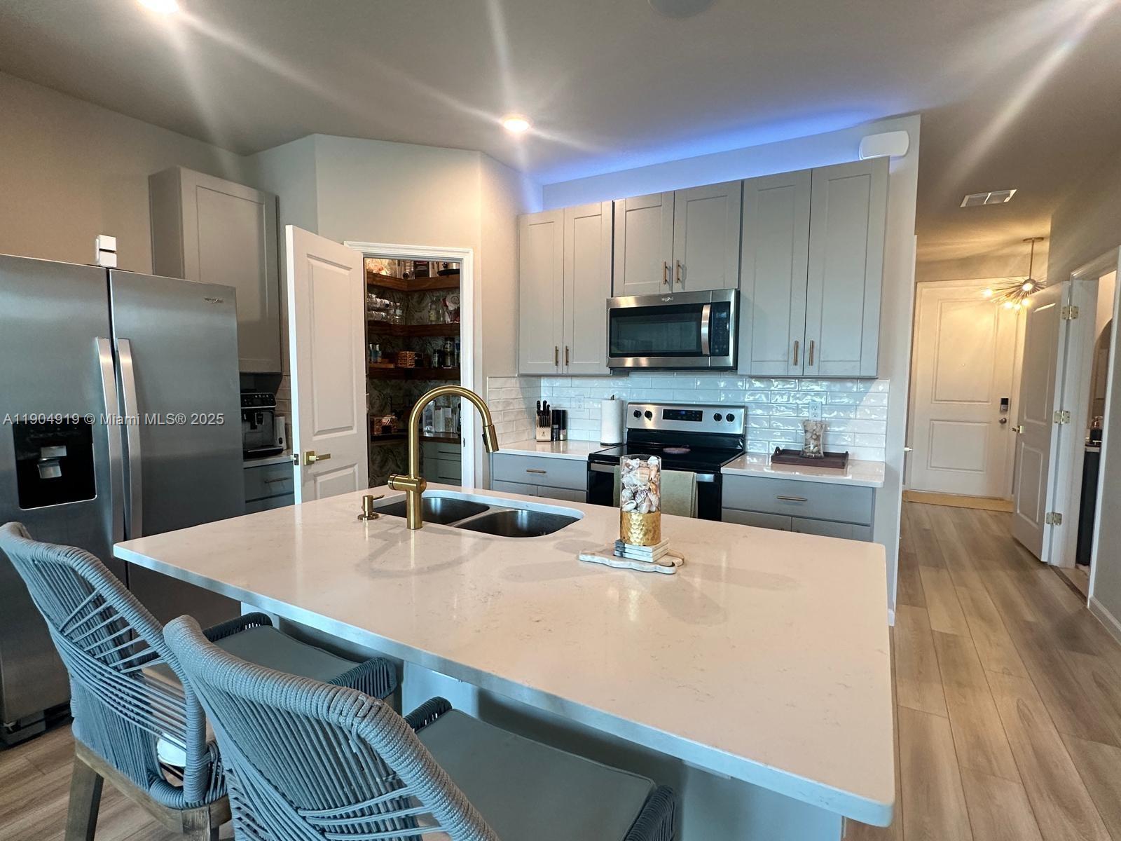 ENCLAVE AT MANGONIA PARK - Residential