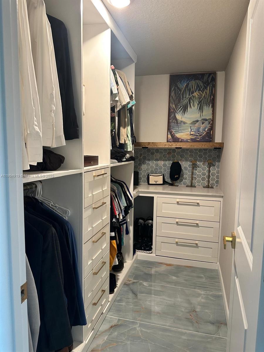 ENCLAVE AT MANGONIA PARK - Residential