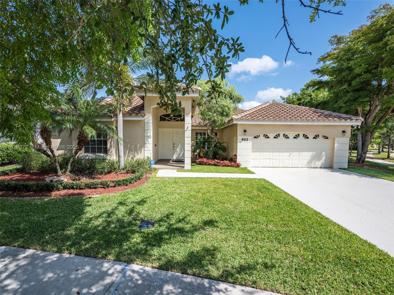 Property for Sale at 643 Lake Blvd, Weston, Broward County, Florida - Bedrooms: 5 
Bathrooms: 4  - $1,199,000