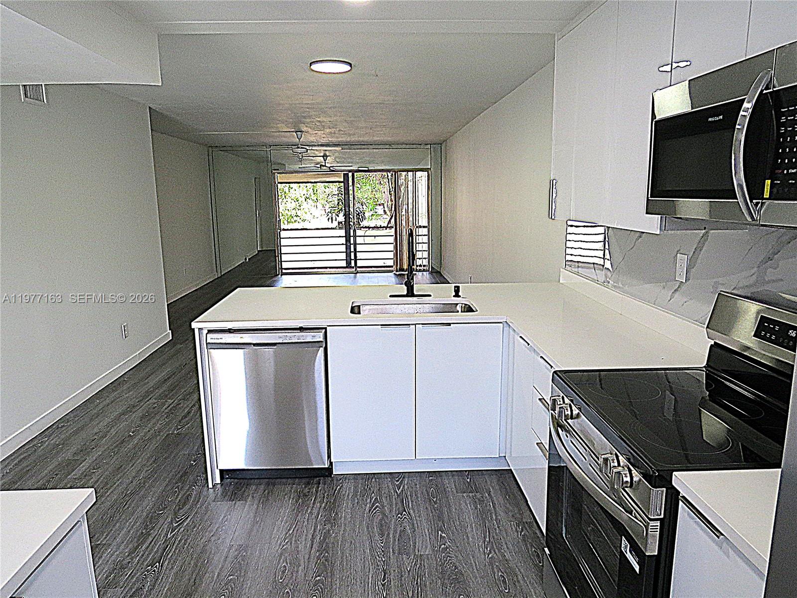 LAS VISTAS B IN INVERRARY - Residential