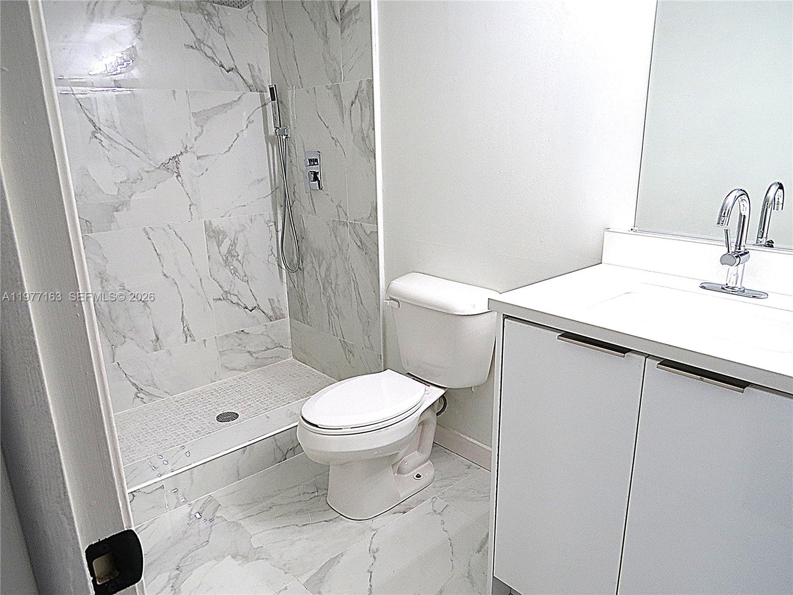 LAS VISTAS B IN INVERRARY - Residential