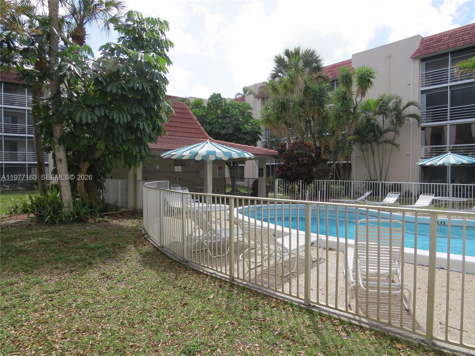 LAS VISTAS B IN INVERRARY - Residential