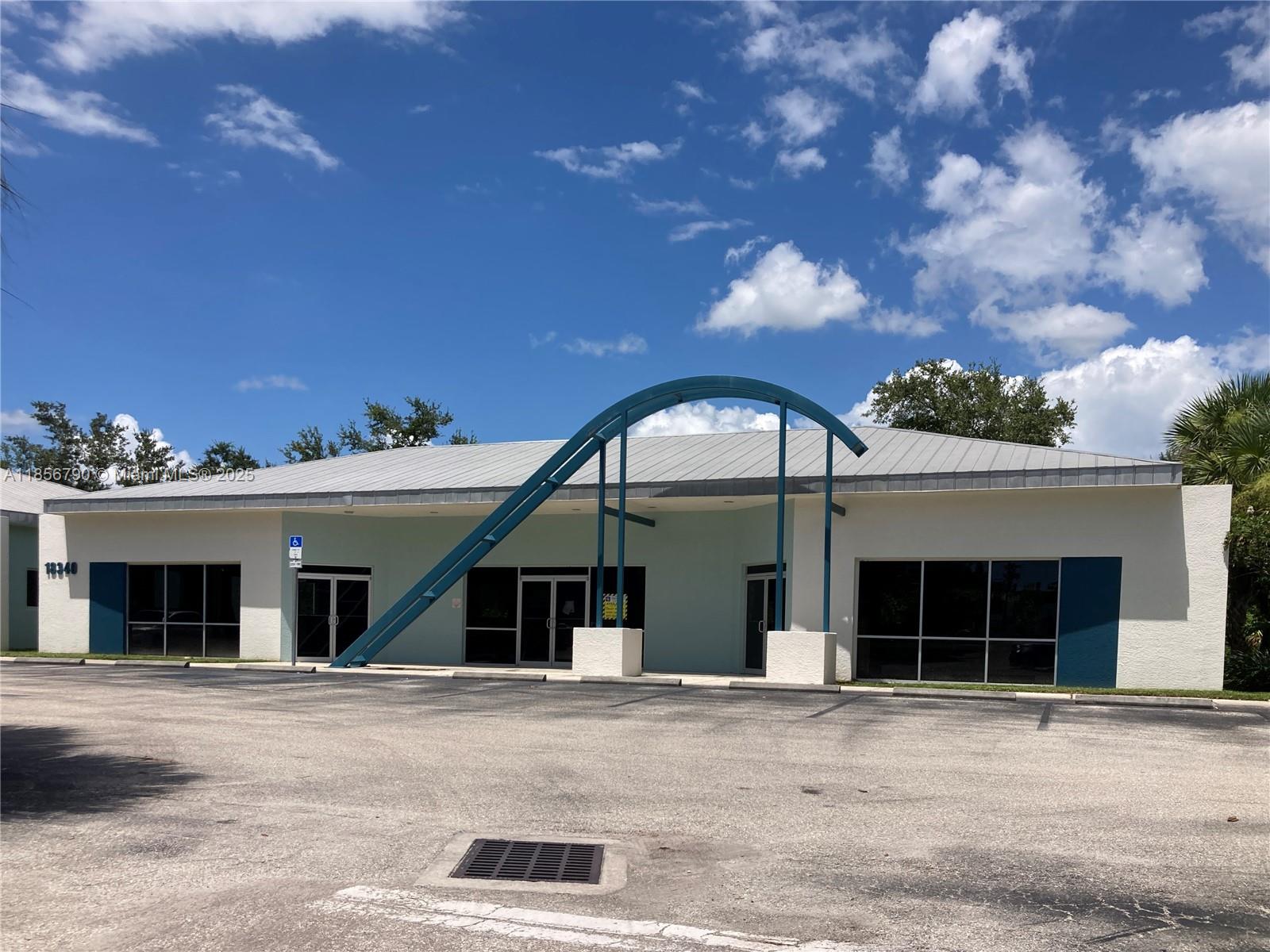 Offered for lease at $18 PSF/yr + $754 + $ACT. TAX per month. BASED 2024. GRAY BOX BUILD TO SUIT COMMENSURATE TO LEASE TERMS AND USE. TI CONSIDERATION. Lease rate dependent on lease term. Class A Murdock Executive Center. Built in 2007, this is part of a 14-building medical office development. Murdock is the center of the retail and office commerce for Port Charlotte. There are also several schools and churches within a short radius. County offices in immediate area. Excellent demographic for medical services. Surgical center with expansion under construction adjacent.