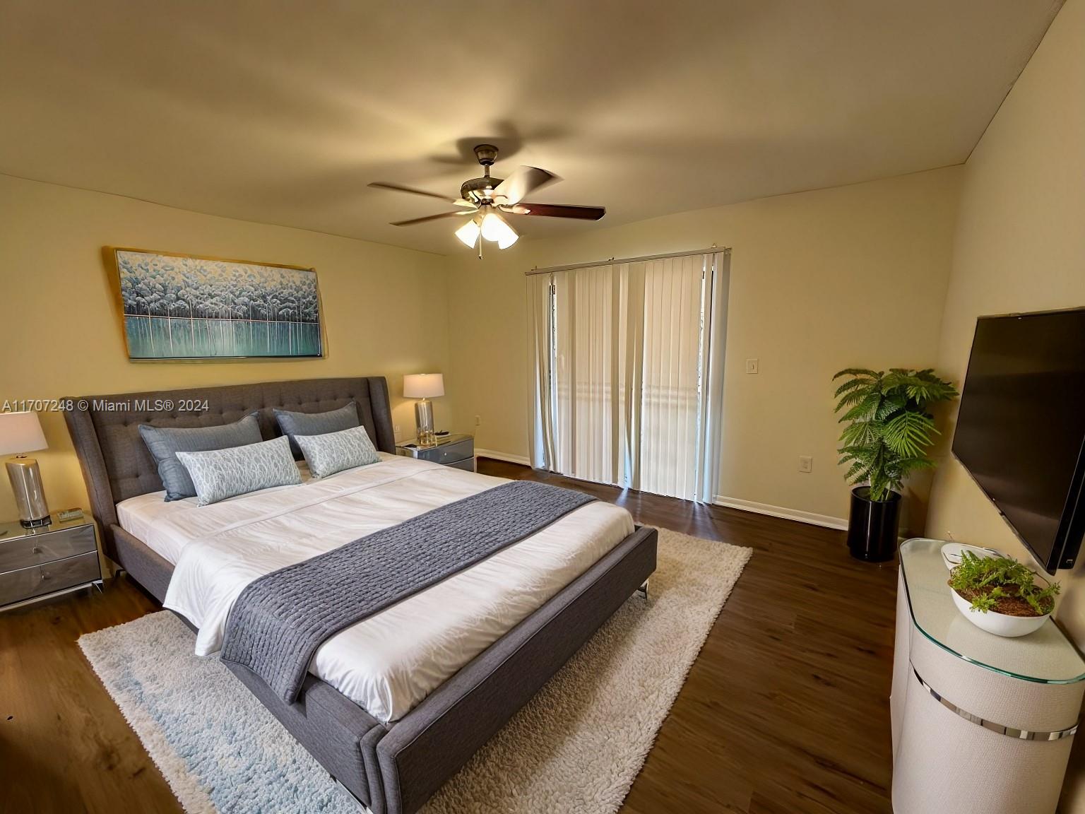 LEOMAR HOMES - Residential