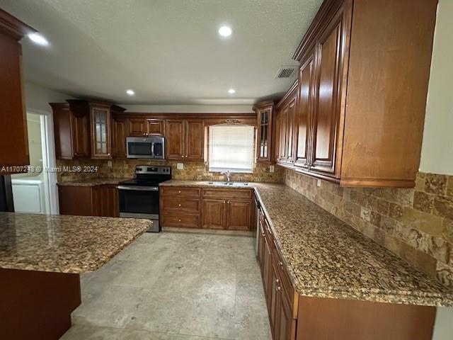 LEOMAR HOMES - Residential