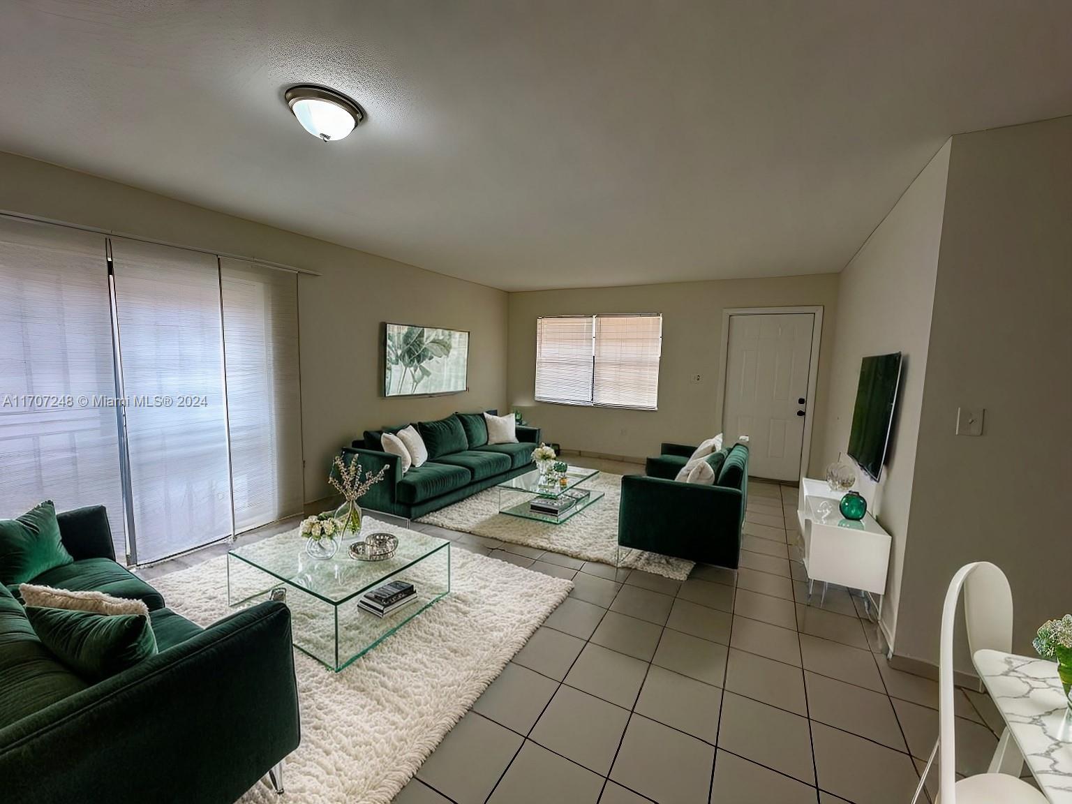LEOMAR HOMES - Residential