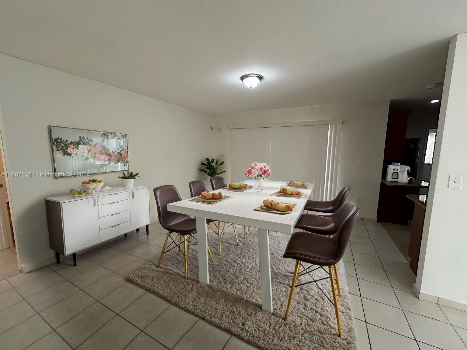 LEOMAR HOMES - Residential