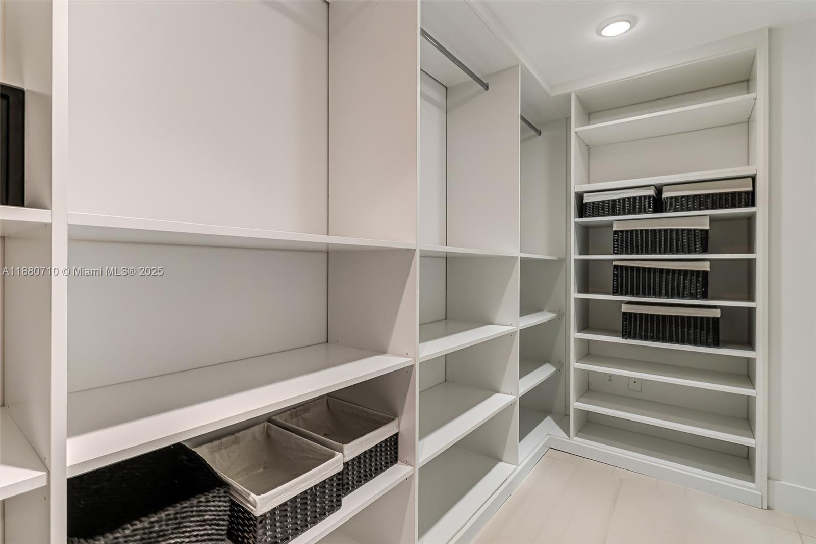 SUNSET HARBOUR NORTH COND - Residential Lease