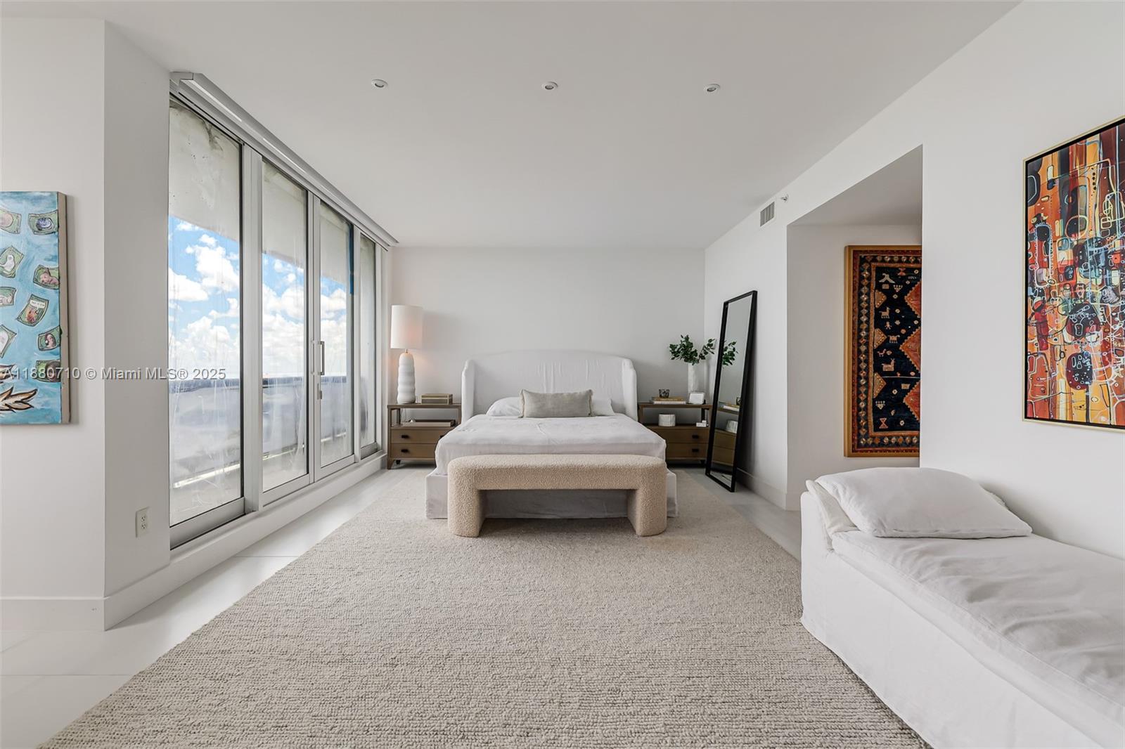 SUNSET HARBOUR NORTH COND - Residential Lease