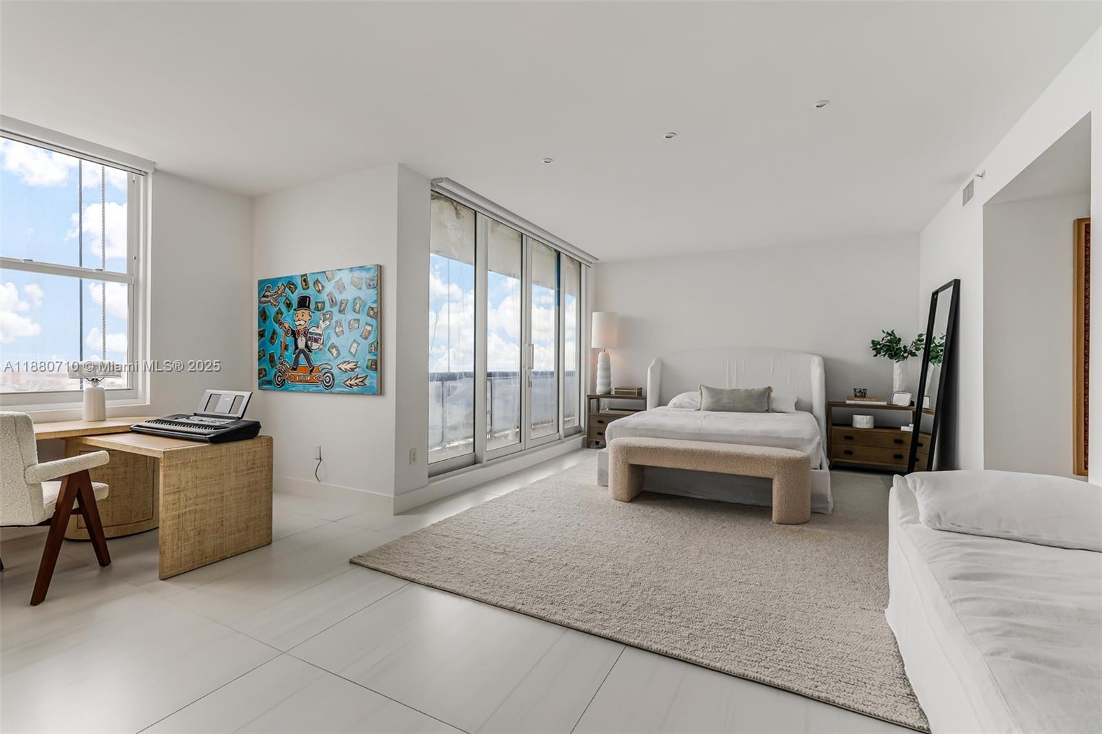 SUNSET HARBOUR NORTH COND - Residential Lease