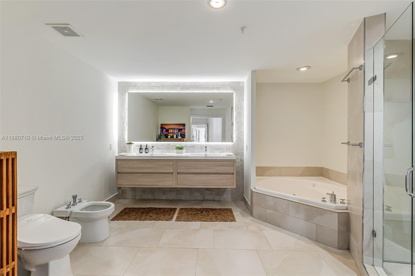 SUNSET HARBOUR NORTH COND - Residential Lease