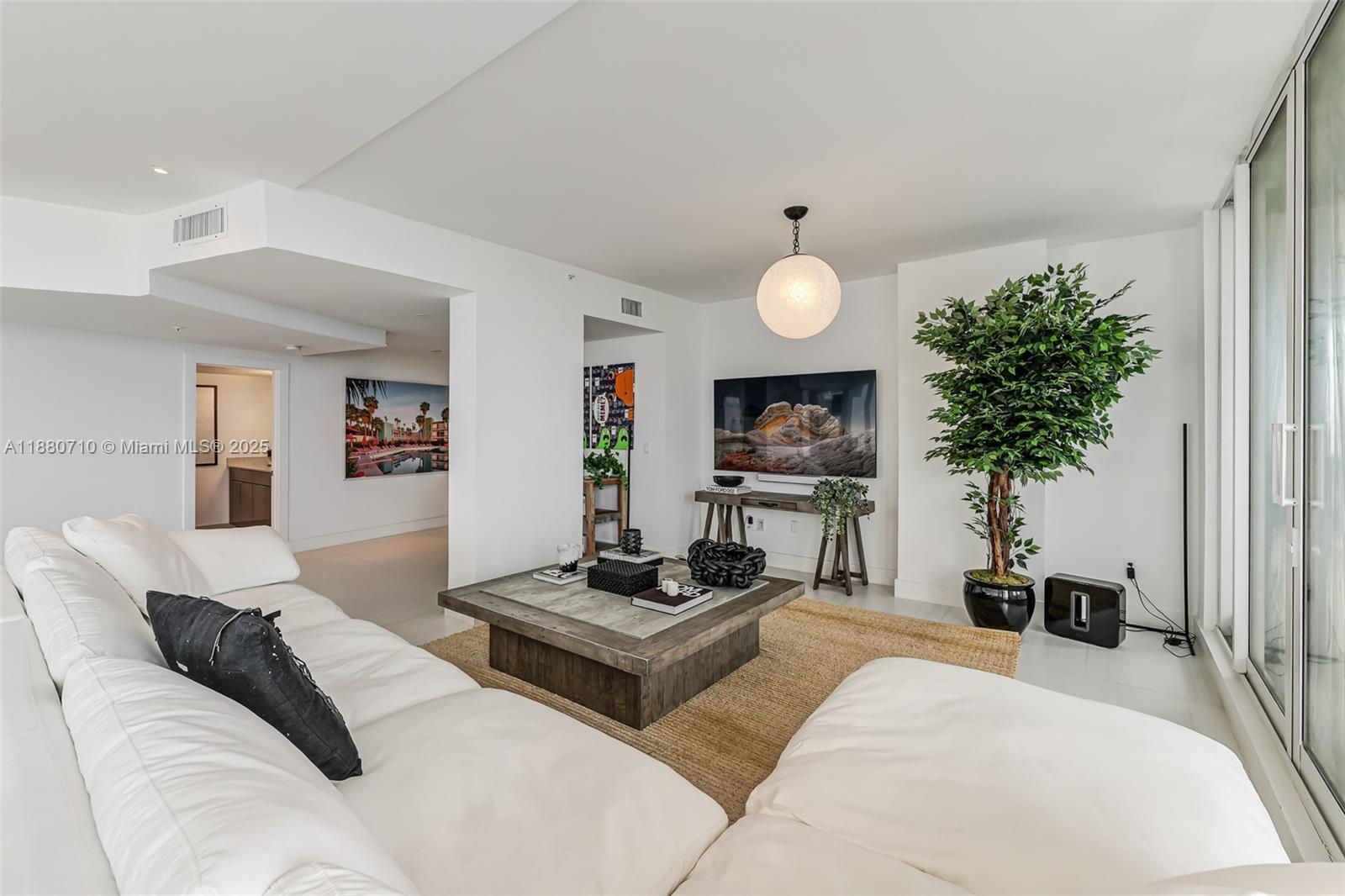 SUNSET HARBOUR NORTH COND - Residential Lease