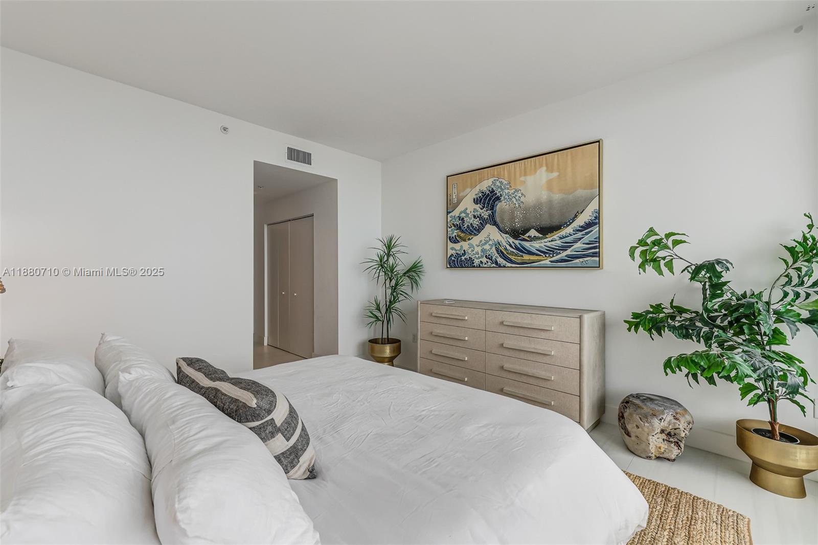 SUNSET HARBOUR NORTH COND - Residential Lease