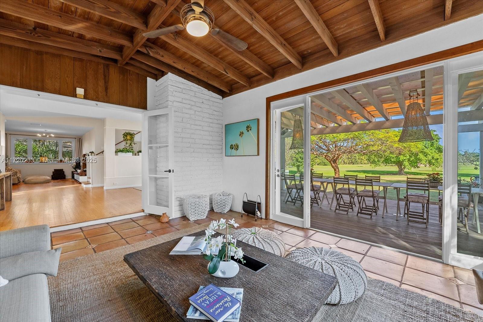 GOLF VIEW EST CORR PL - Residential