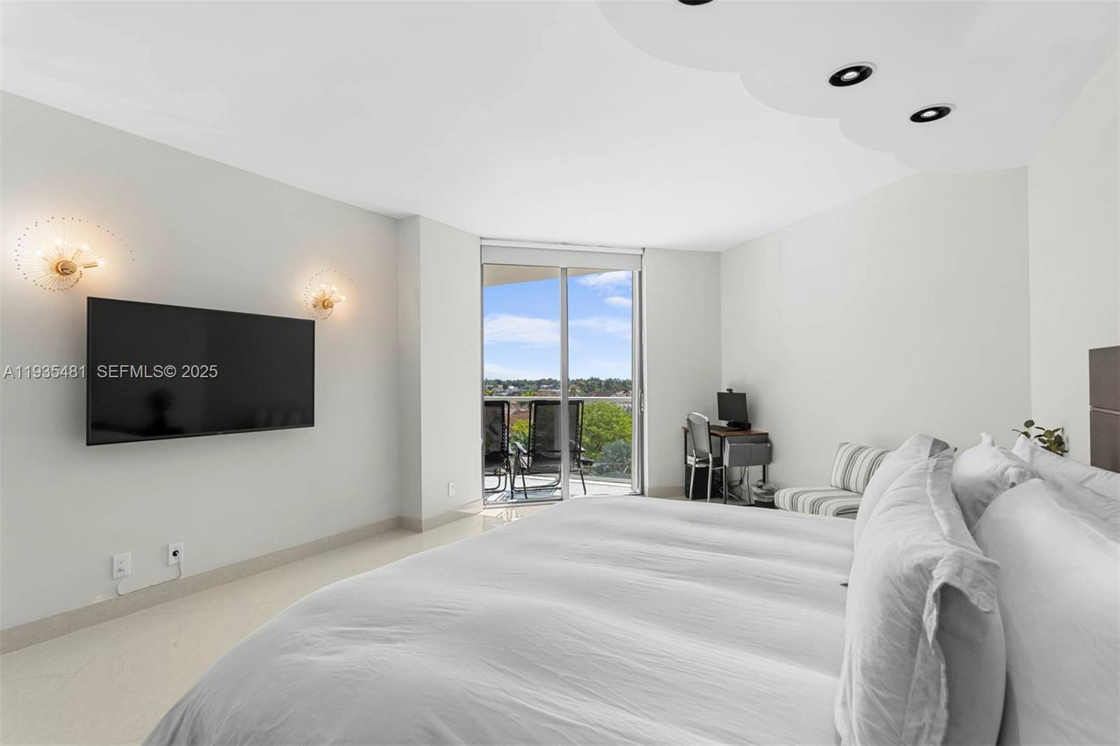 MARINA TOWER CONDO - Residential