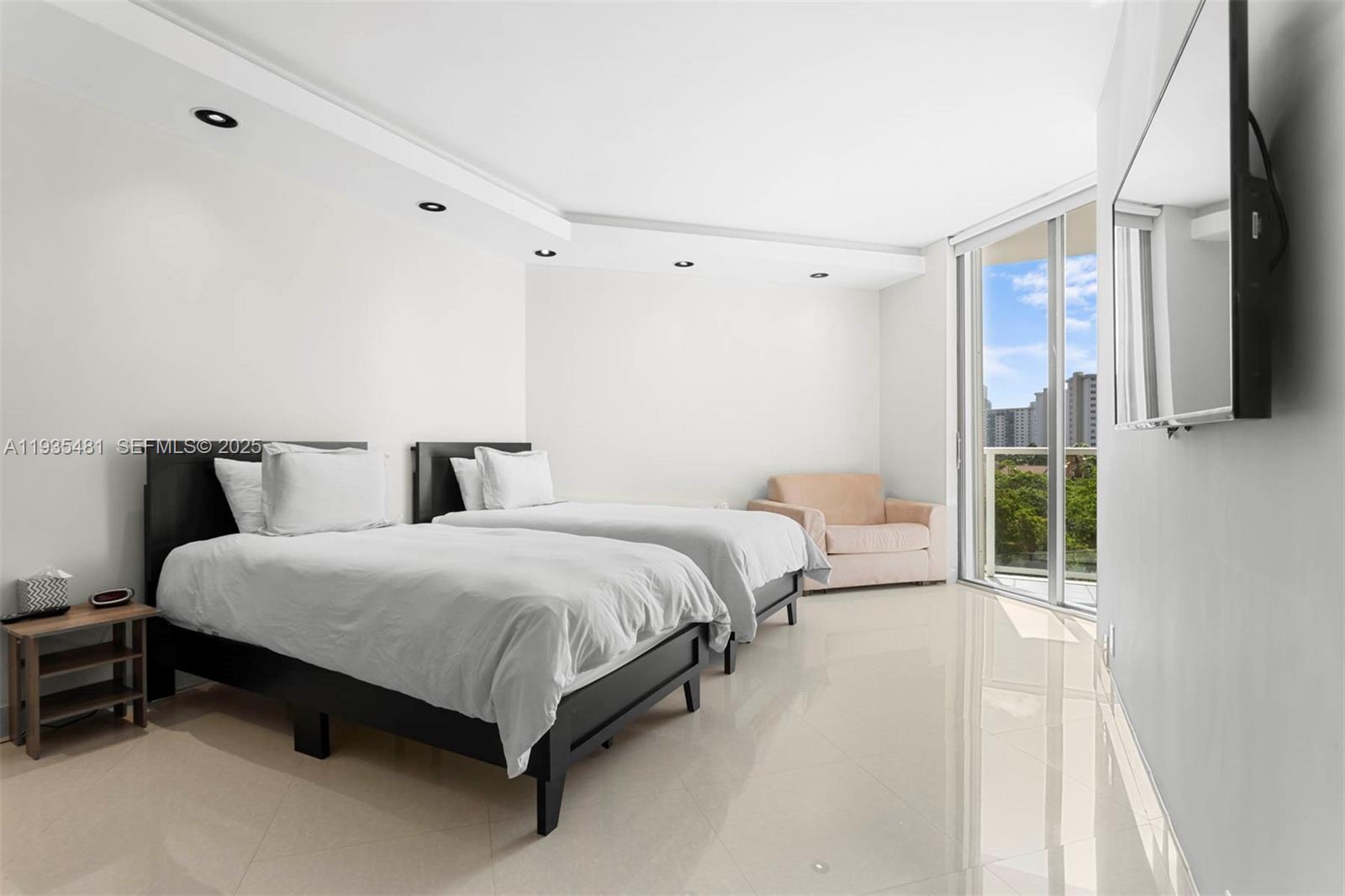 MARINA TOWER CONDO - Residential