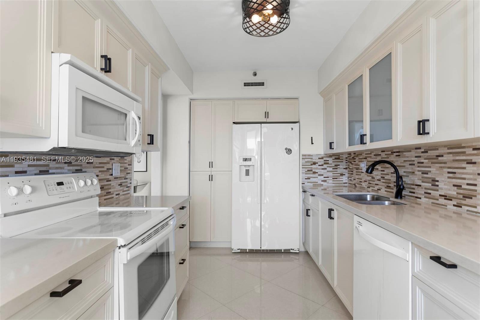 MARINA TOWER CONDO - Residential