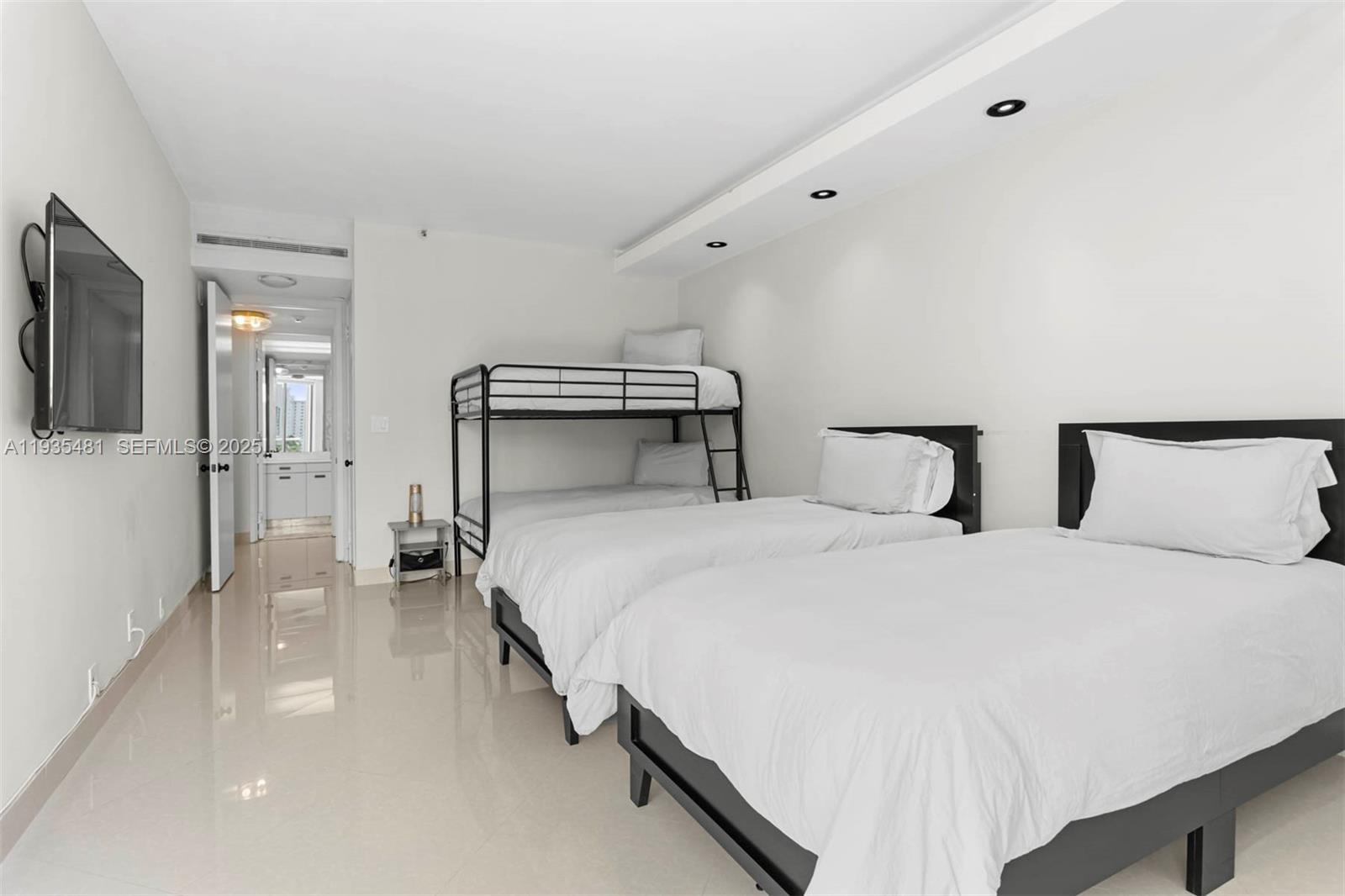 MARINA TOWER CONDO - Residential