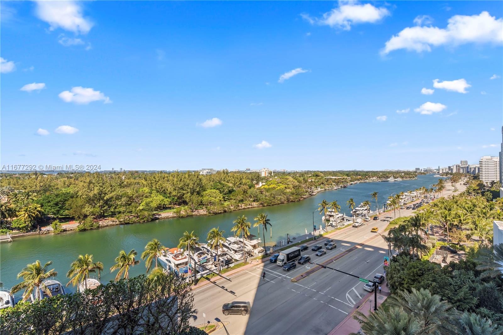 4401 Collins Ave 915