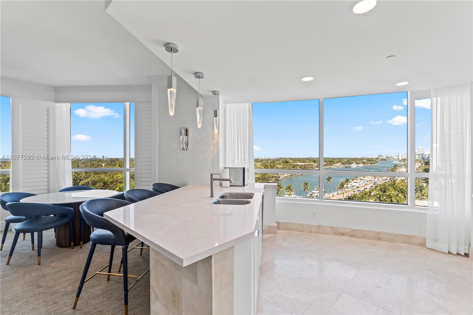 4401 Collins Ave 915