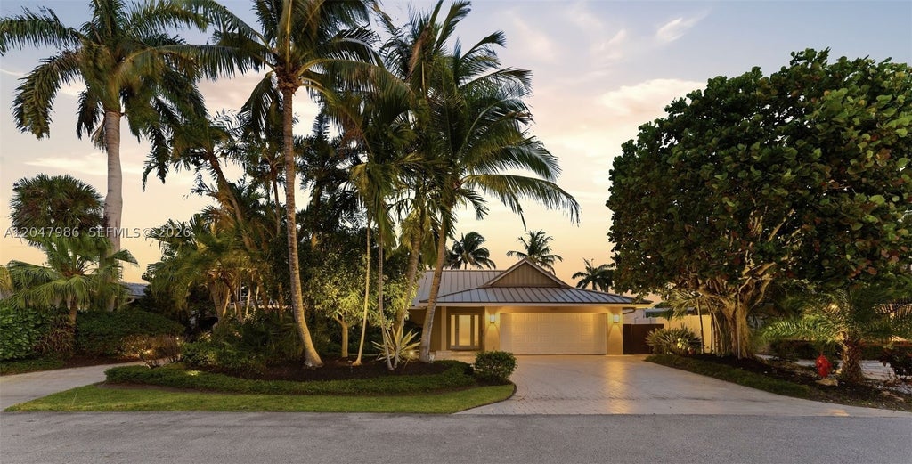Photo of 3050 NE 41st St, Fort Lauderdale, FL 33308 (MLS # A12047986)