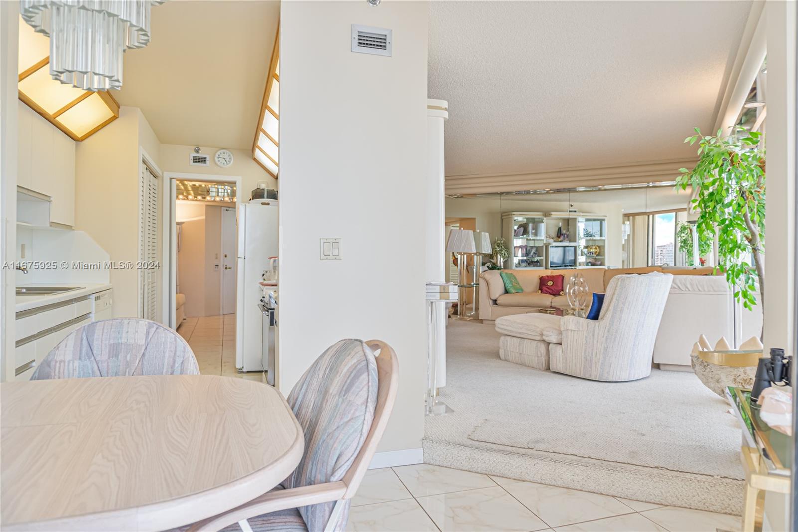 TURNBERRY TOWERS CONDO - Residential