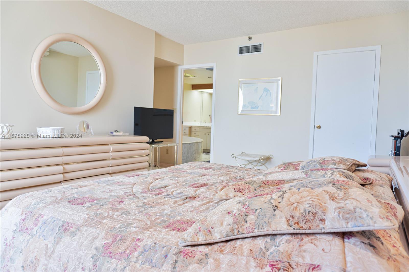 TURNBERRY TOWERS CONDO - Residential