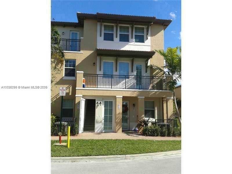 Property for Sale at 948 Sw 147th Ave 2612, Pembroke Pines, Miami-Dade County, Florida - Bedrooms: 2 
Bathrooms: 3  - $399,000