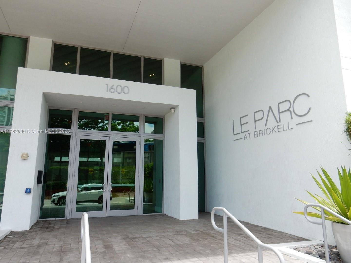 LE PARC AT BRICKELL CONDO - Residential