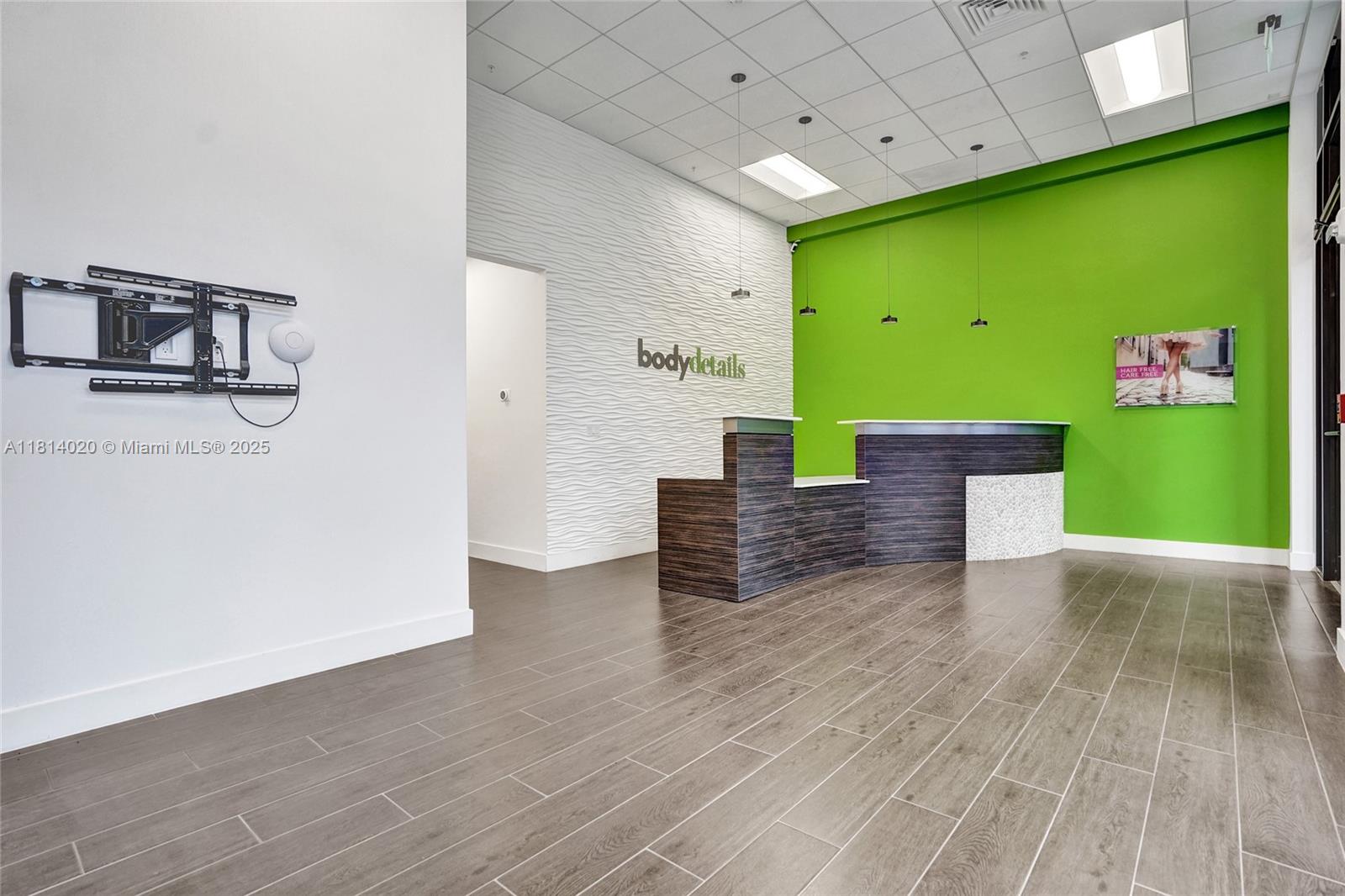 301 Altara Ave CU-14