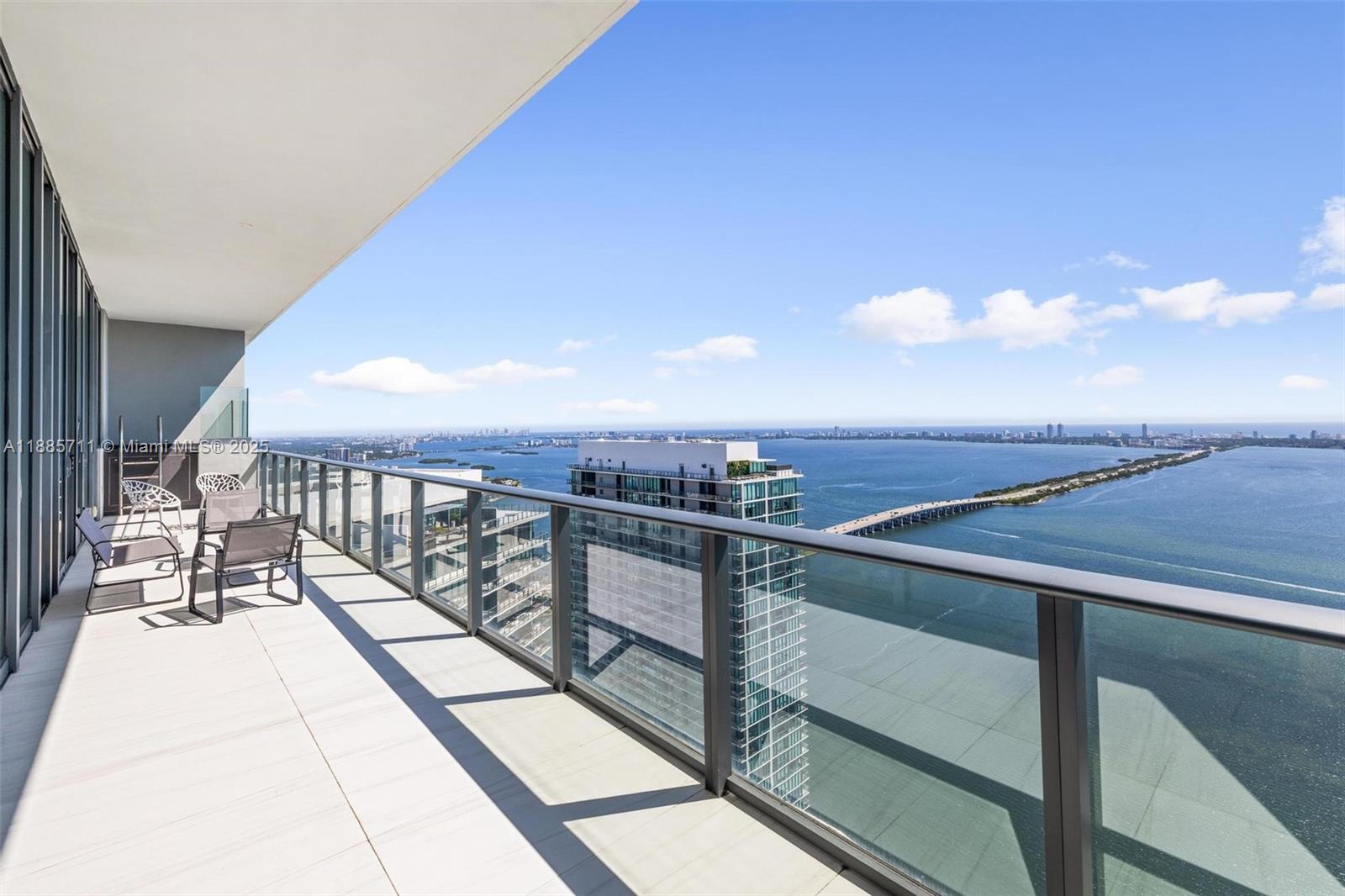 GRAN PARAISO CONDO - Residential