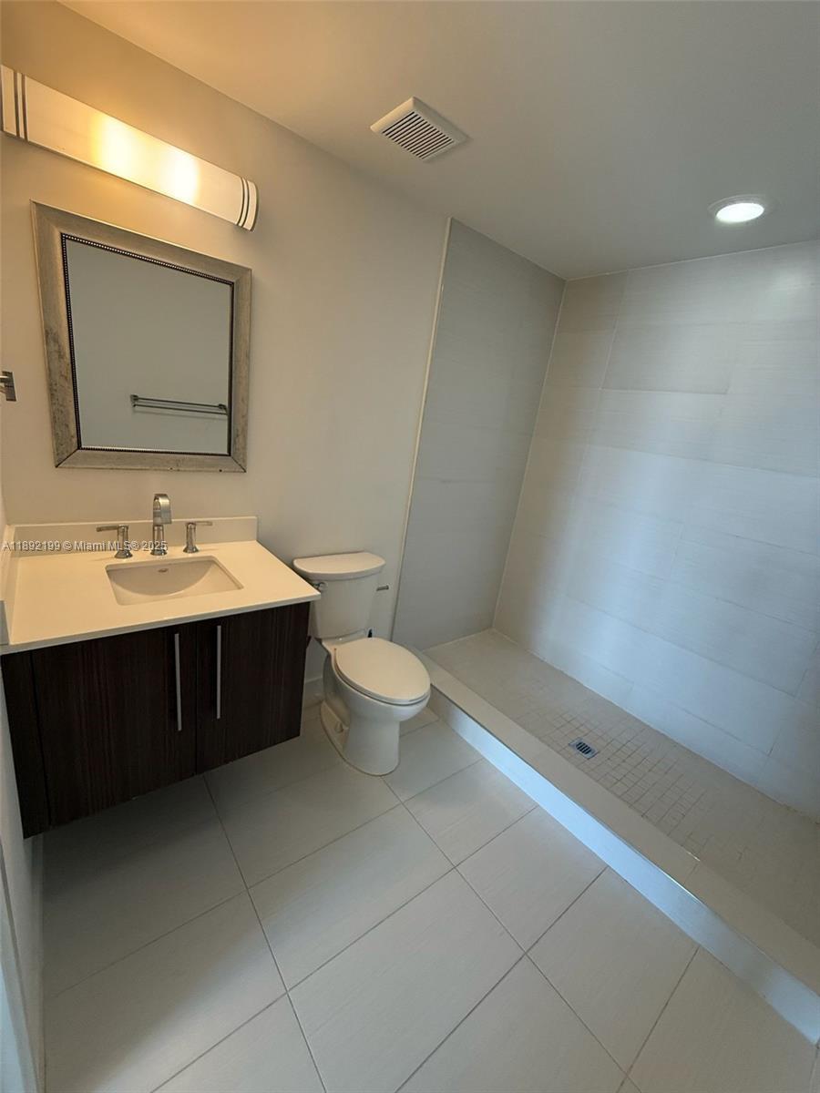 GRAND BAY COMMONS SOUTH - Residential Lease