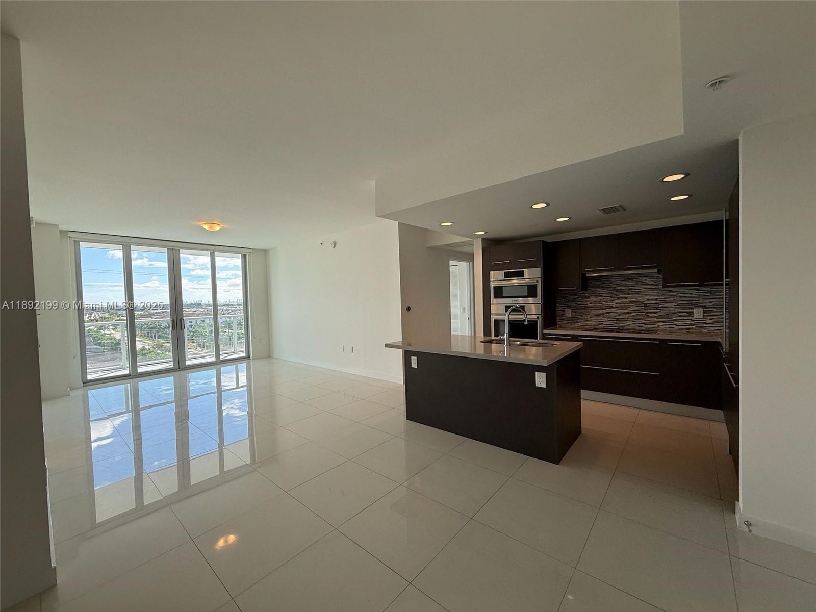 GRAND BAY COMMONS SOUTH - Residential Lease