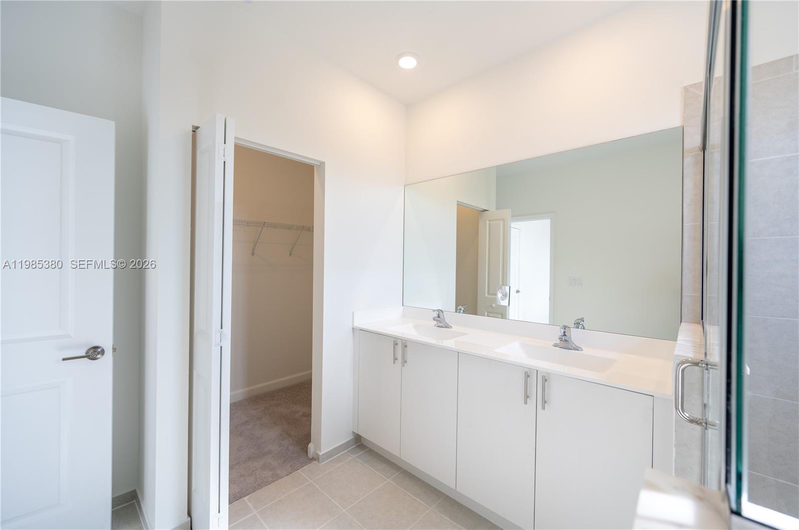 PINE ISLE - Residential Lease