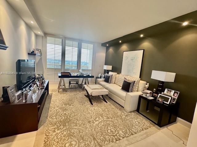 BAL HARBOUR TOWER CONDO - Residential