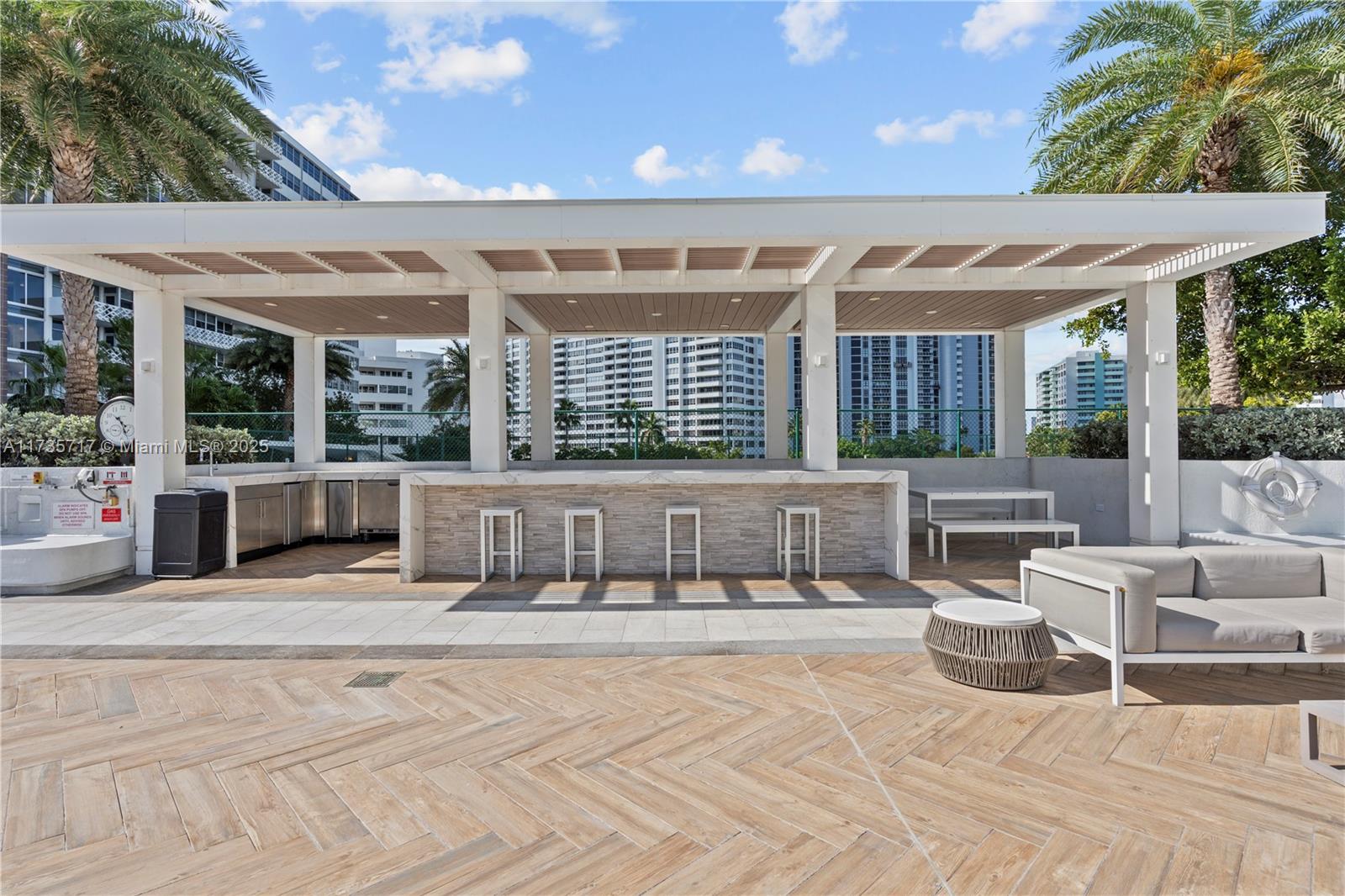 THE GRAND VENETIAN CONDO - Residential