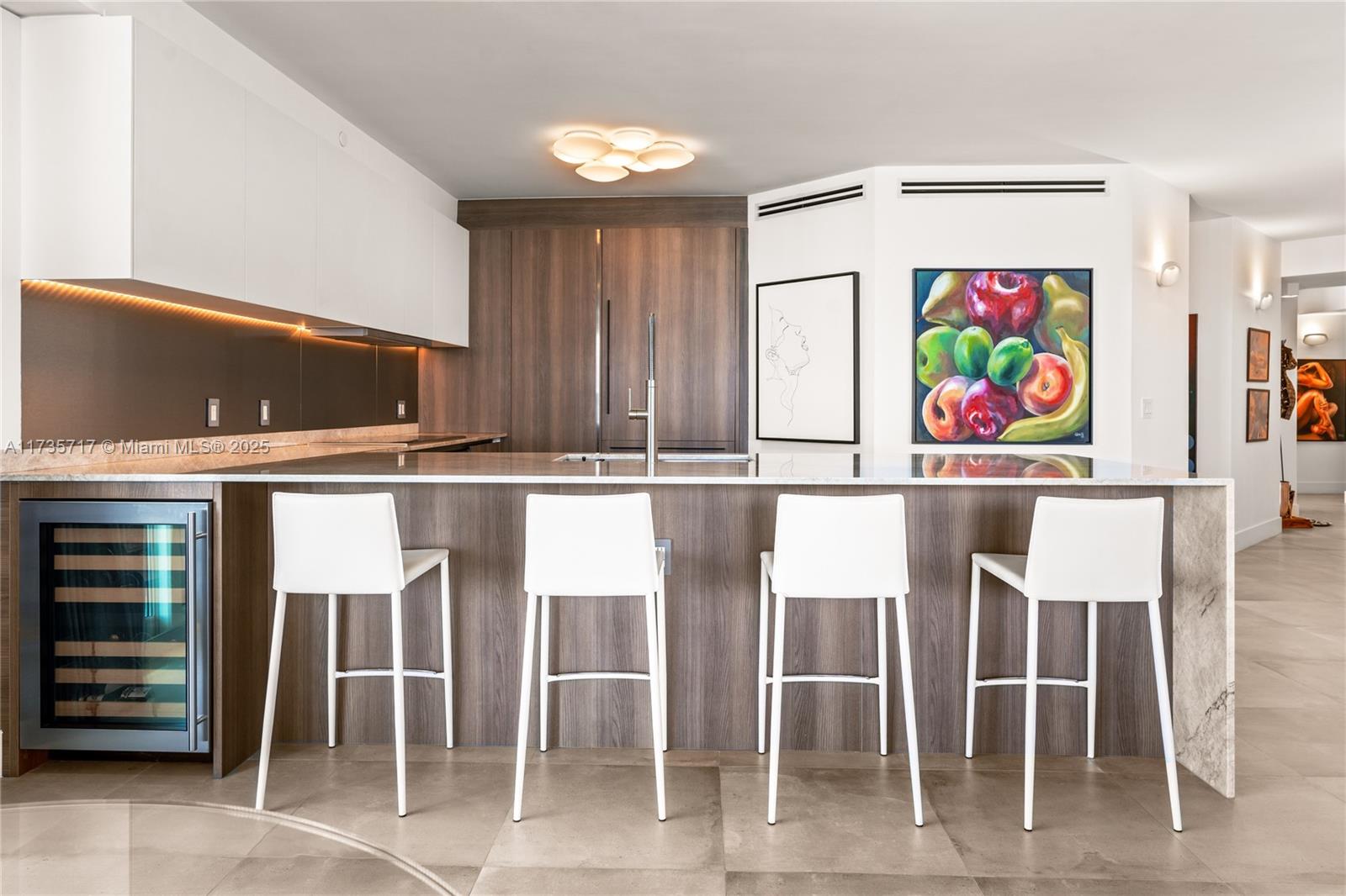 THE GRAND VENETIAN CONDO - Residential