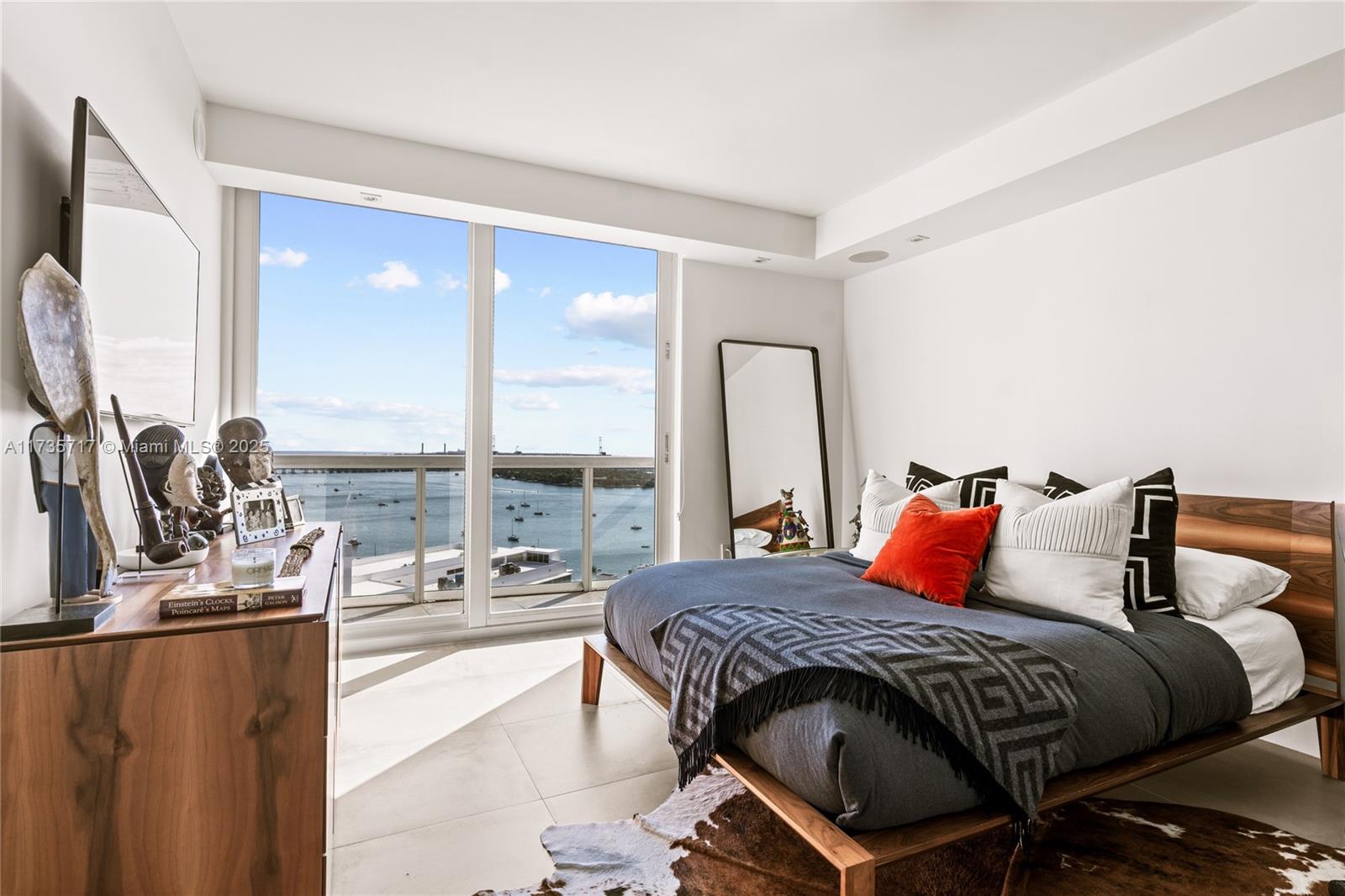 THE GRAND VENETIAN CONDO - Residential