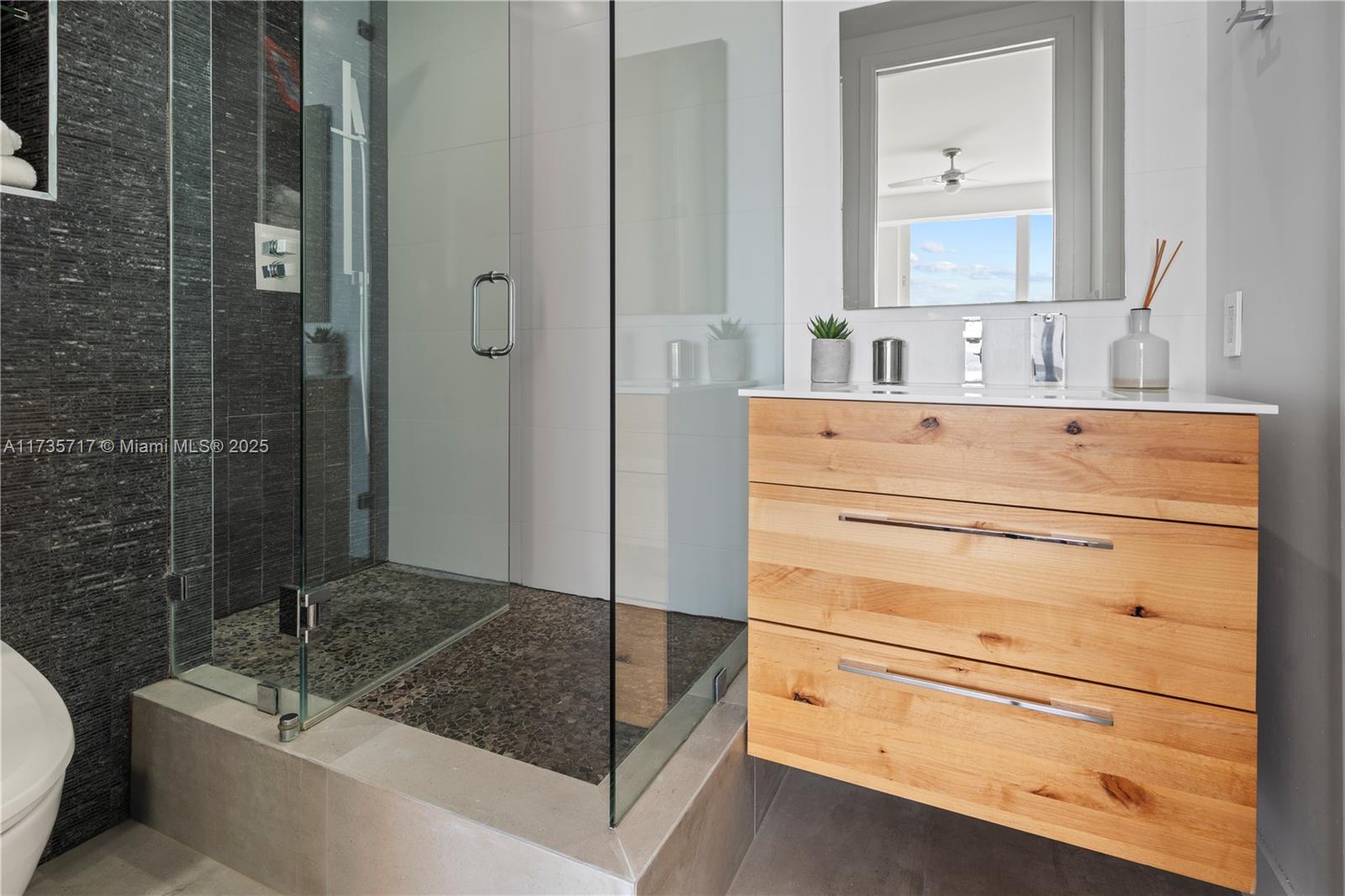 THE GRAND VENETIAN CONDO - Residential