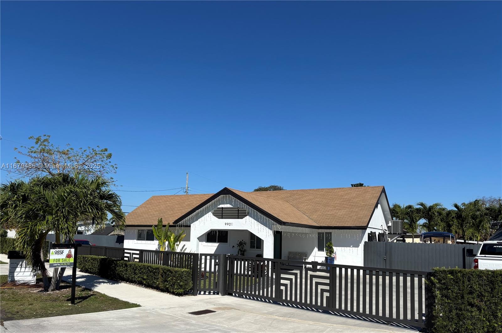 9901 Sw 47th St, Miami, Broward County, Florida - 3 Bedrooms  
3 Bathrooms - 